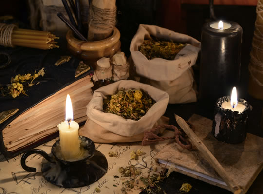 Differences of Paganism and Wicca - Wishbonix